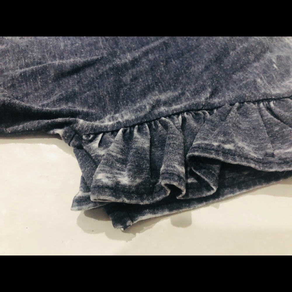 Gray Distressed Ruffle Tee - Picture 3 of 3